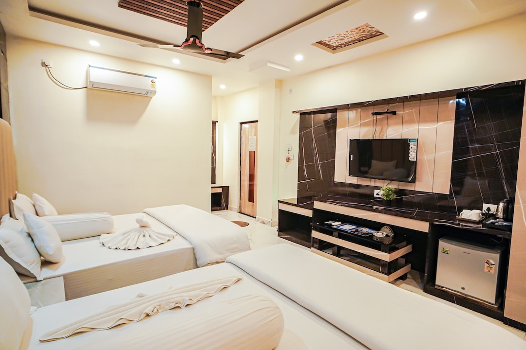 Family Suite — room with TV unit